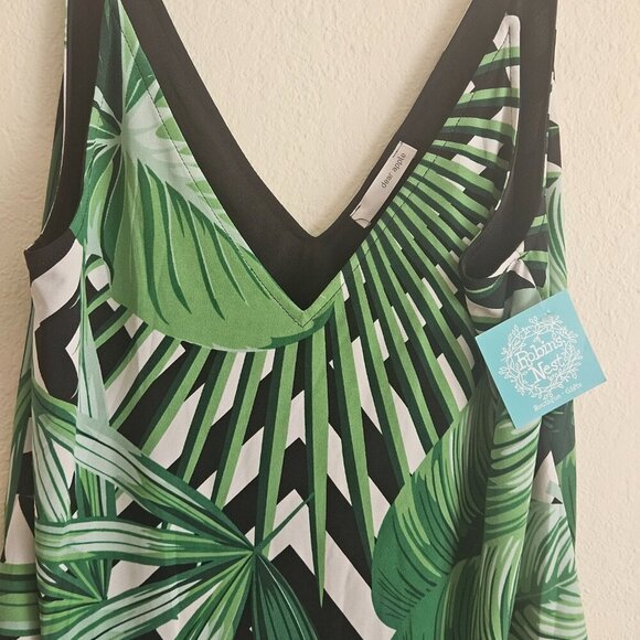 NWT Cool Sleeveless Green Top Vneck Lined Lightweight Blouse Vacay Cruise M - Picture 5 of 9
